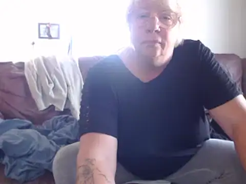 Snapshot of canadiancougar1965 chatting on September 21, 2025, 2:08 pm canadiancougar1965 online show from September 21, 2025, 2:08 pm