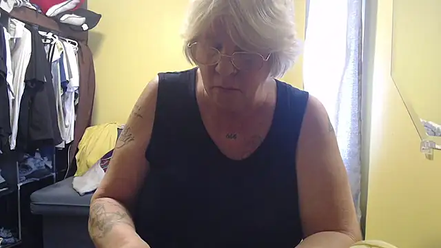 canadiancougar1965 online show from February 16, 2026, 4:03 pm