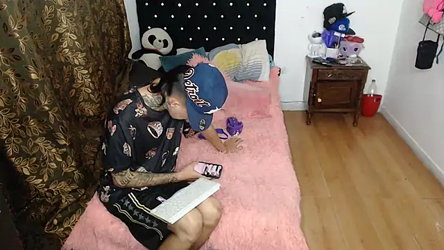 Snapshot of Kitty_and_jake chatting on March 19, 2025, 2:37 am Kitty and jake online show from March 19, 2025, 2:37 am