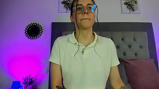 crystal Frost online show from January 7, 2025, 7:17 pm