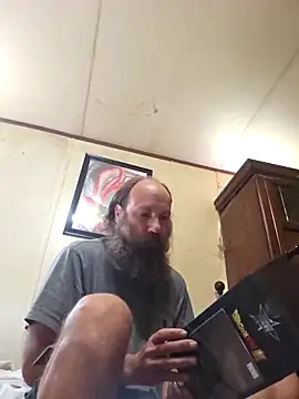 Snapshot of Beyond1978 chatting on October 4, 2025, 4:27 pm Beyond1978 online show from October 4, 2025, 4:27 pm