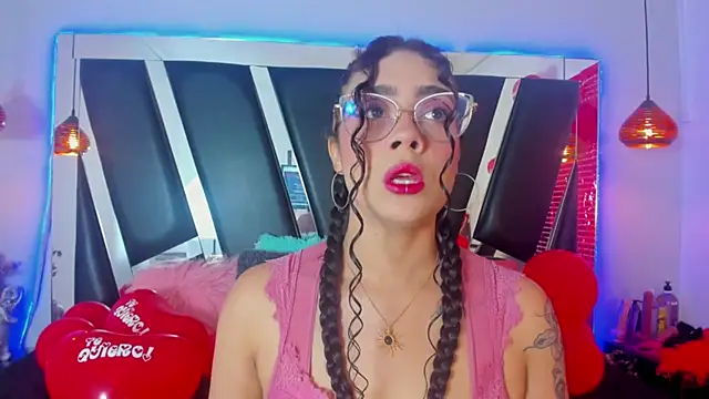 antonelllepiercee online show from February 15, 2025, 11:28 am