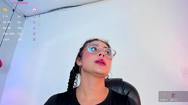 antonelllepiercee online show from March 8, 2025, 2:51 pm