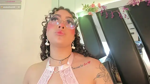 antonelllepiercee online show from June 3, 2026, 2:33 pm