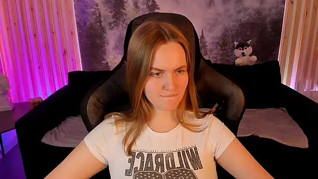 Snapshot of KellyPoter chatting on December 17, 2024, 12:00 pm KellyPoter online show from December 17, 2024, 12:00 pm