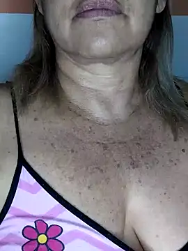 Snapshot of Kasandra_Ho chatting on February 5, 2025, 6:35 am Kasandra Ho online show from February 5, 2025, 6:35 am