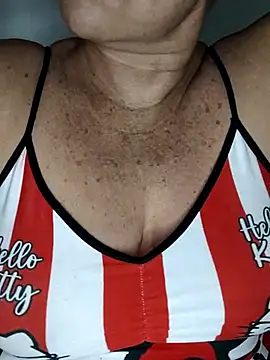 Snapshot of Kasandra_Ho chatting on March 12, 2025, 8:08 am Kasandra Ho online show from March 12, 2025, 8:08 am