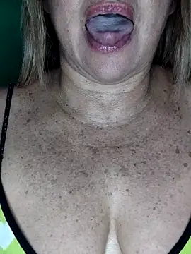 Snapshot of Kasandra_Ho chatting on September 20, 2025, 1:06 am Kasandra Ho online show from September 20, 2025, 1:06 am