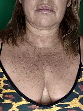 Snapshot of Kasandra_Ho chatting on October 18, 2025, 7:31 am Kasandra Ho online show from October 18, 2025, 7:31 am