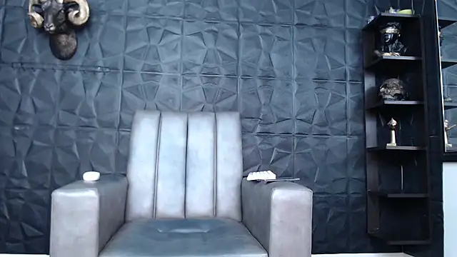 Snapshot of Hanna_Fox_69 chatting on February 24, 2025, 8:27 am Hanna Fox 69 online show from February 24, 2025, 8:27 am