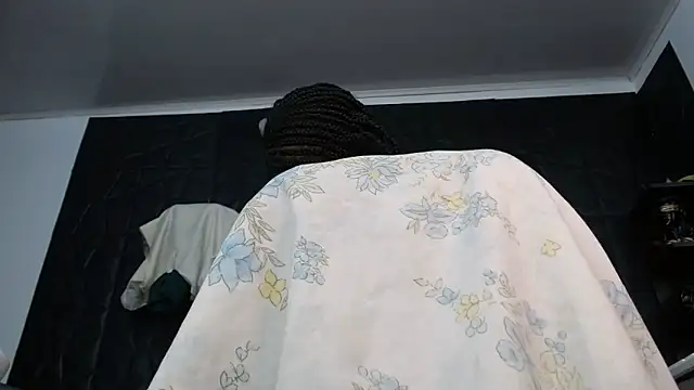 Snapshot of Hanna_Fox_69 chatting on October 18, 2025, 10:16 am Hanna Fox 69 online show from October 18, 2025, 10:16 am