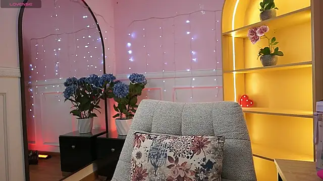 Snapshot of CattleyaScaly chatting on November 29, 2025, 8:01 pm CattleyaScaly online show from November 29, 2025, 8:01 pm