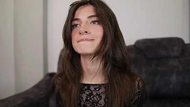 Snapshot of Megga_Bluee chatting on October 1, 2025, 8:59 pm Megga Bluee online show from October 1, 2025, 8:59 pm