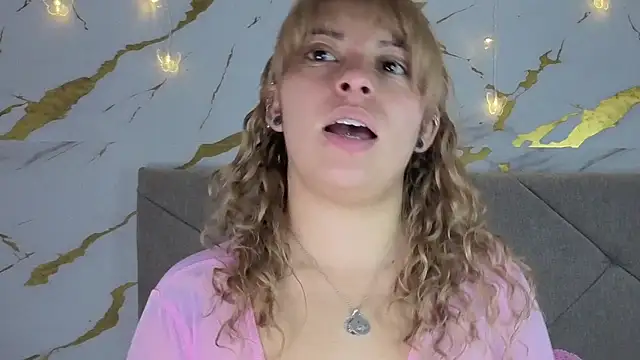 Snapshot of agatha_97_ chatting on October 3, 2025, 3:58 am agatha 97 online show from October 3, 2025, 3:58 am