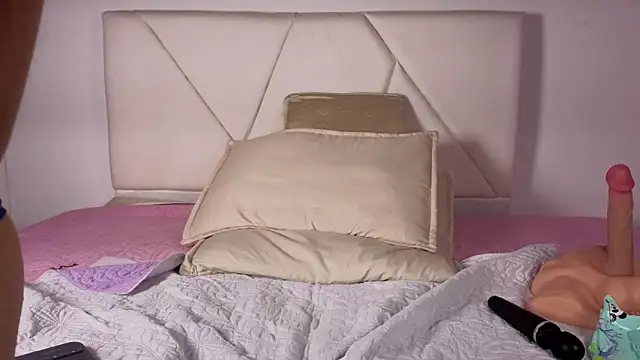 Snapshot of agatha_97_ chatting on October 12, 2025, 11:20 am agatha 97 online show from October 12, 2025, 11:20 am