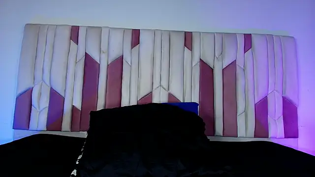 mia stanfort online show from November 6, 2025, 7:15 pm