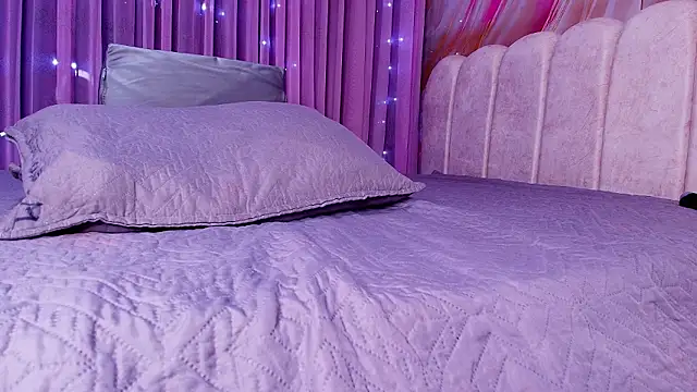 mia stanfort online show from February 25, 2026, 7:12 pm