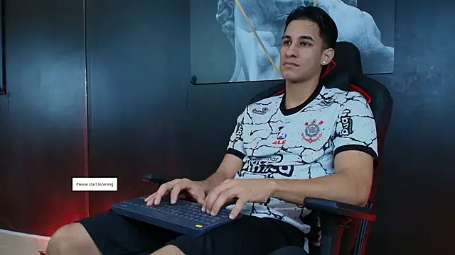 Snapshot of JakeMoxley chatting on September 18, 2025, 12:07 pm JakeMoxley online show from September 18, 2025, 12:07 pm