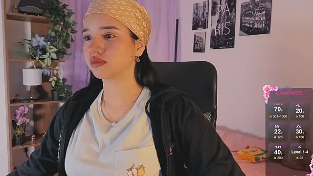 Snapshot of emilyrouxe chatting on September 30, 2025, 3:17 pm emilyrouxe online show from September 30, 2025, 3:17 pm