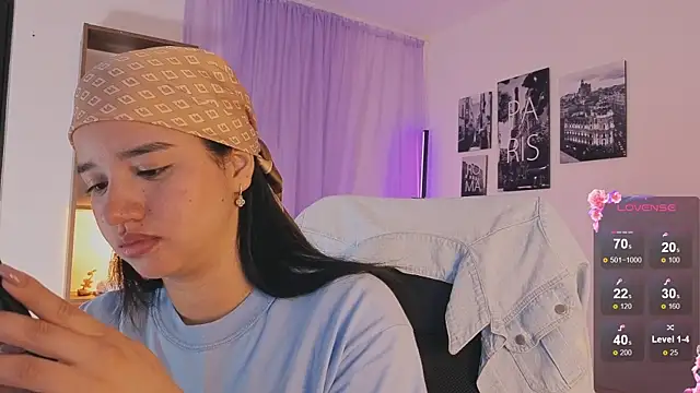 Snapshot of emilyrouxe chatting on October 8, 2025, 3:42 pm emilyrouxe online show from October 8, 2025, 3:42 pm