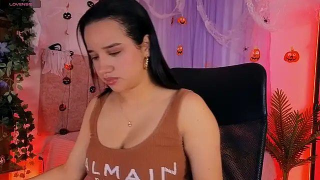 Snapshot of emilyrouxe chatting on October 28, 2025, 4:09 pm emilyrouxe online show from October 28, 2025, 4:09 pm