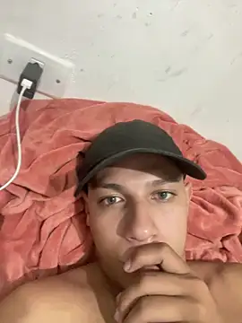 kauanzinhoofc online show from November 24, 2025, 5:07 am