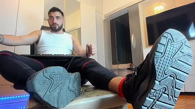 welcometo hell online show from October 16, 2025, 7:26 pm