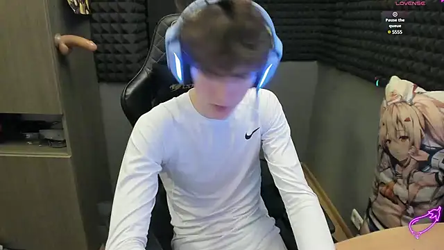 Snapshot of bambelbye chatting on December 4, 2024, 9:46 pm bambelbye online show from December 4, 2024, 9:46 pm