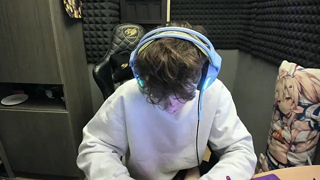 Snapshot of bambelbye chatting on December 7, 2024, 9:44 pm bambelbye online show from December 7, 2024, 9:44 pm