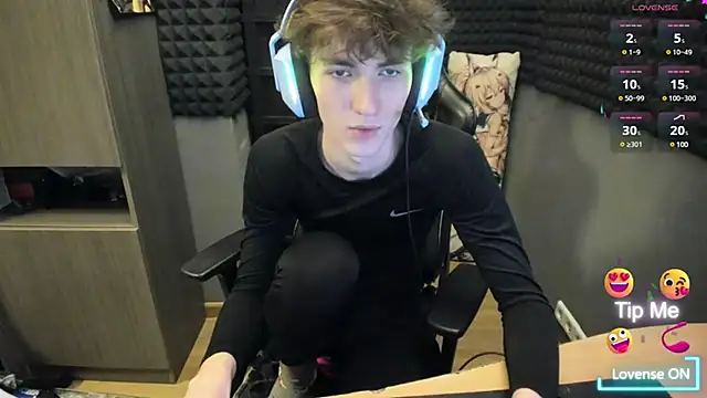 Snapshot of bambelbye chatting on December 11, 2024, 7:03 pm bambelbye online show from December 11, 2024, 7:03 pm