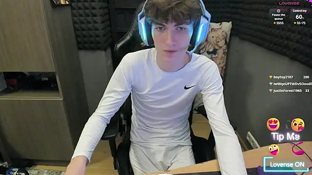 Snapshot of bambelbye chatting on December 11, 2024, 10:06 pm bambelbye online show from December 11, 2024, 10:06 pm