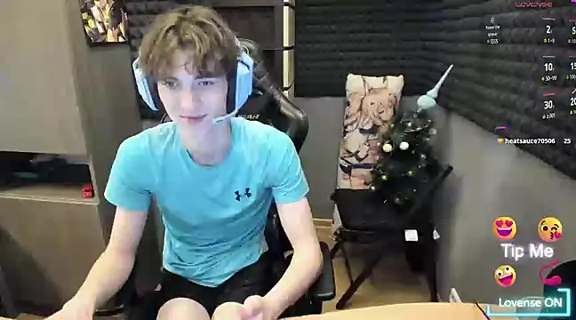 Snapshot of bambelbye chatting on January 6, 2025, 10:26 pm bambelbye online show from January 6, 2025, 10:26 pm