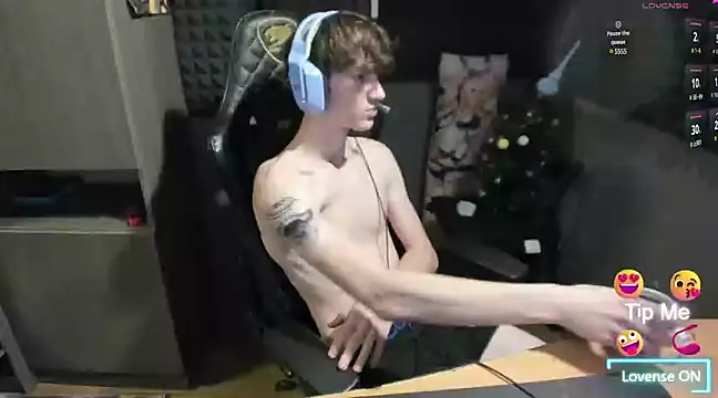 Snapshot of bambelbye chatting on January 8, 2025, 3:39 pm bambelbye online show from January 8, 2025, 3:39 pm