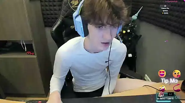 Snapshot of bambelbye chatting on January 11, 2025, 4:14 pm bambelbye online show from January 11, 2025, 4:14 pm