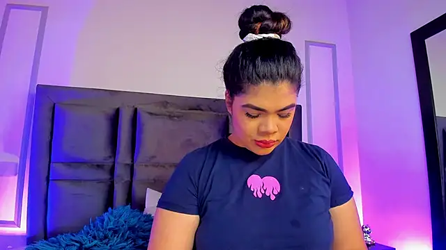 EmmaBecket2 online show from January 8, 2025, 4:02 am