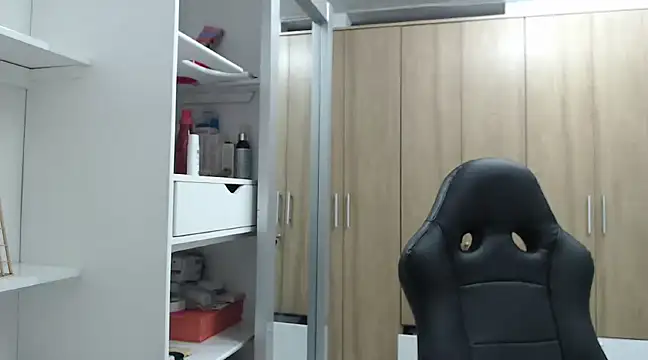 RoxanaLove9 online show from January 2, 2025, 4:20 am