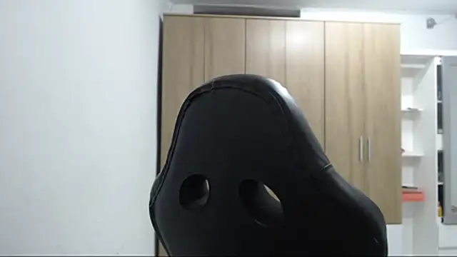 RoxanaLove9 online show from June 3, 2026, 12:35 am