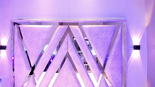 Annie9  online show from April 9, 2026, 3:17 am