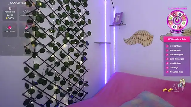 Snapshot of EmberEyes_999 chatting on September 16, 2025, 7:26 pm EmberEyes 999 online show from September 16, 2025, 7:26 pm