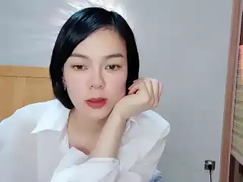Snapshot of Linda-LL chatting on December 30, 2024, 9:59 am Linda-LL online show from December 30, 2024, 9:59 am