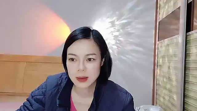 Snapshot of Linda-LL chatting on January 10, 2025, 2:04 am Linda-LL online show from January 10, 2025, 2:04 am