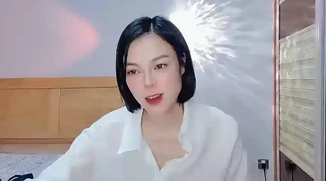 Snapshot of Linda-LL chatting on January 18, 2025, 2:23 pm Linda-LL online show from January 18, 2025, 2:23 pm