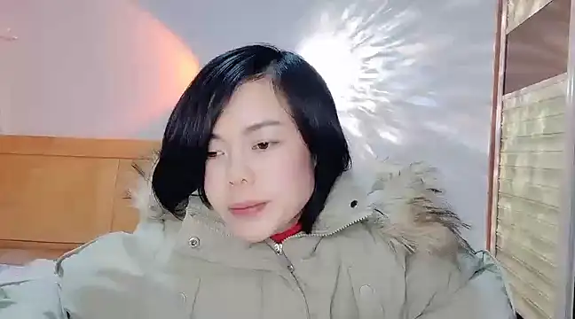 Snapshot of Linda-LL chatting on January 29, 2025, 11:41 am Linda-LL online show from January 29, 2025, 11:41 am