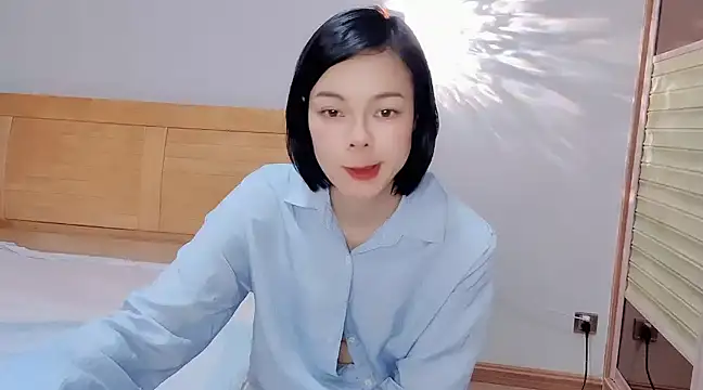 Snapshot of Linda-LL chatting on January 31, 2025, 8:43 am Linda-LL online show from January 31, 2025, 8:43 am