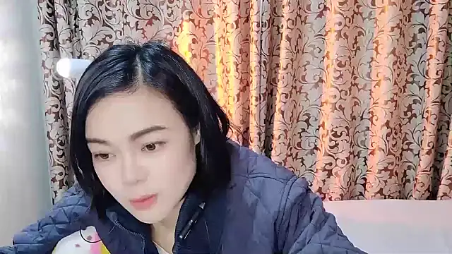 Snapshot of Linda-LL chatting on February 17, 2025, 2:42 am Linda-LL online show from February 17, 2025, 2:42 am