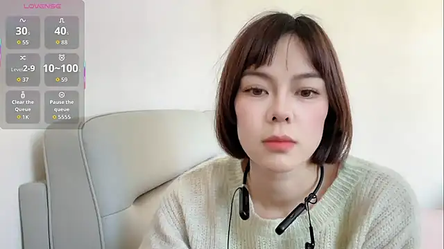 Linda-LL online show from November 15, 2025, 4:54 am