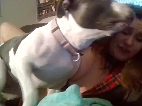 Snapshot of IvanaPlenty chatting on December 22, 2024, 1:44 pm IvanaPlenty online show from December 22, 2024, 1:44 pm