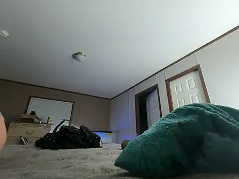 Snapshot of IvanaPlenty chatting on October 9, 2025, 4:32 am IvanaPlenty online show from October 9, 2025, 4:32 am