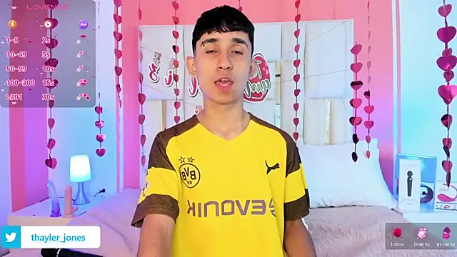 Snapshot of Thayler_jones chatting on February 23, 2025, 11:22 am Thayler jones online show from February 23, 2025, 11:22 am