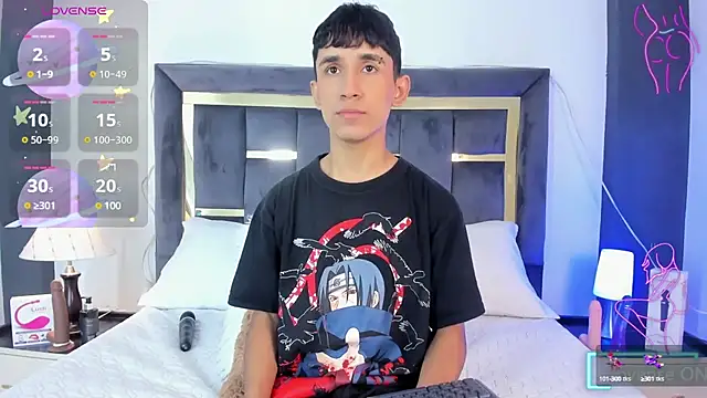 Snapshot of Thayler_jones chatting on March 6, 2025, 11:36 am Thayler jones online show from March 6, 2025, 11:36 am